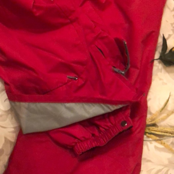 Powder room - snowboard red pants trilogy - Picture 4 of 7